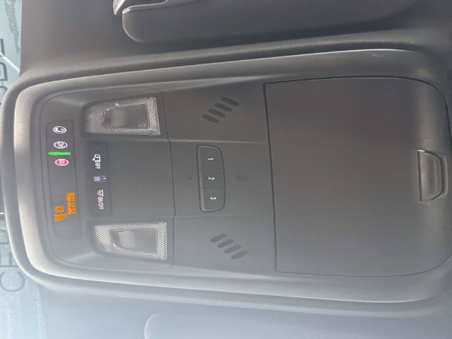 Certified 2024 Cadillac XT5 Luxury w/ LPO, Floor Liner Package AWD/4WD image 74