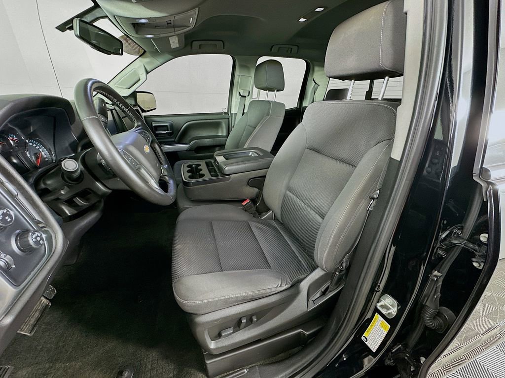 Used 2018 Chevrolet Silverado 1500 LT w/ Midnight Edition AWD/4WD image 28