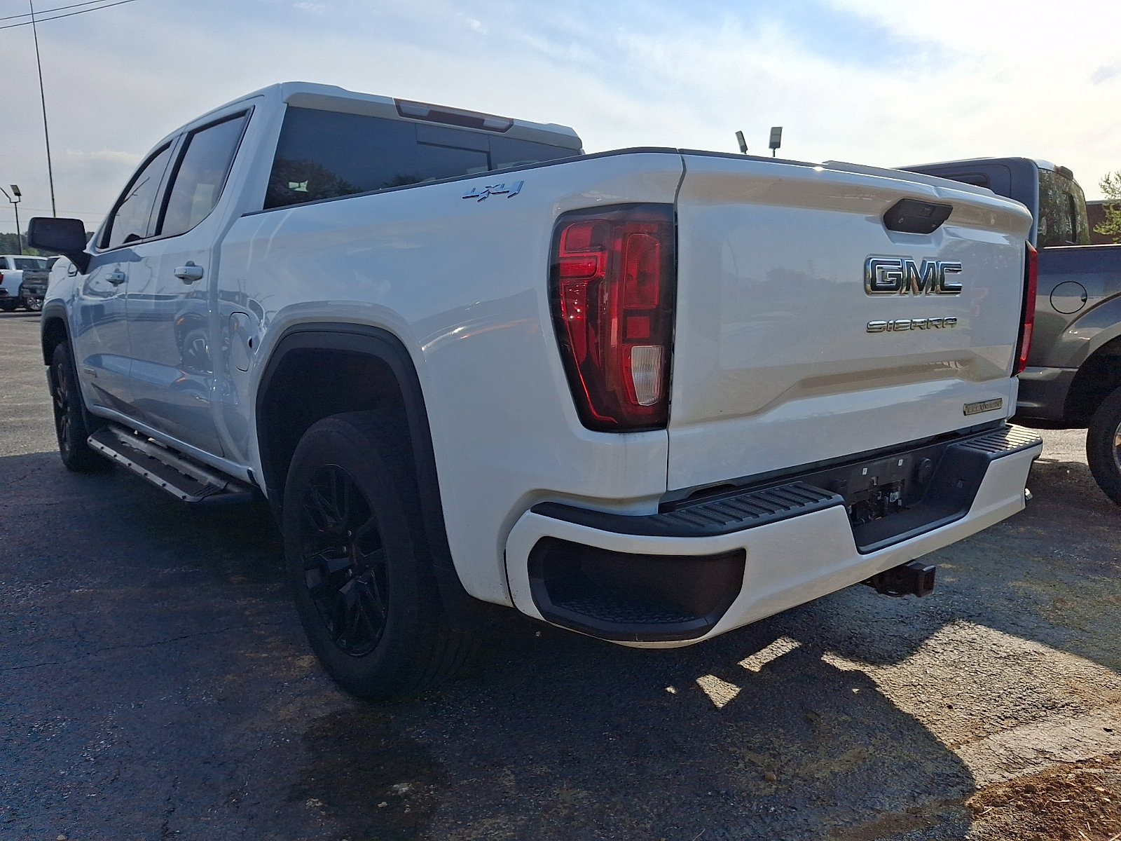 Used 2020 GMC Sierra 1500 Elevation w/ Elevation Value Package AWD/4WD image 5
