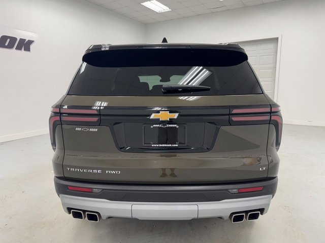 Used 2024 Chevrolet Traverse LT w/ Trailering Package image 6