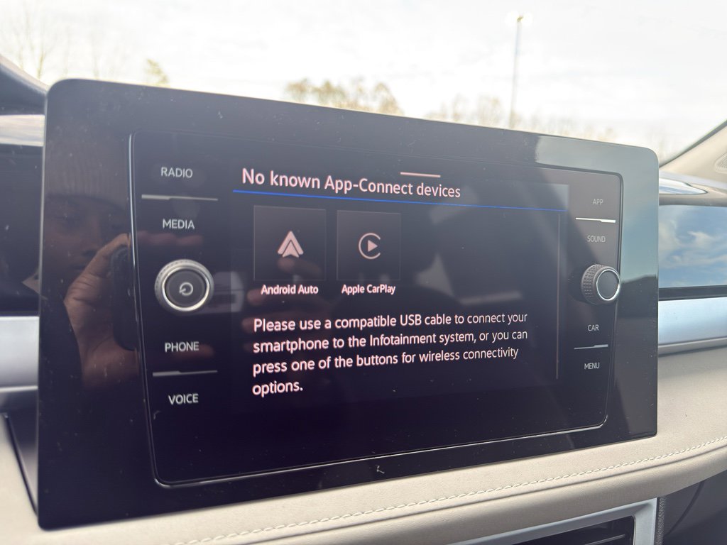 Used 2026 Volkswagen Taos SE FWD image 19