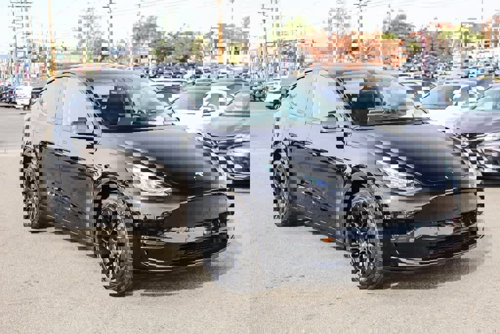 Used 2023 Tesla Model Y Long Range image 3