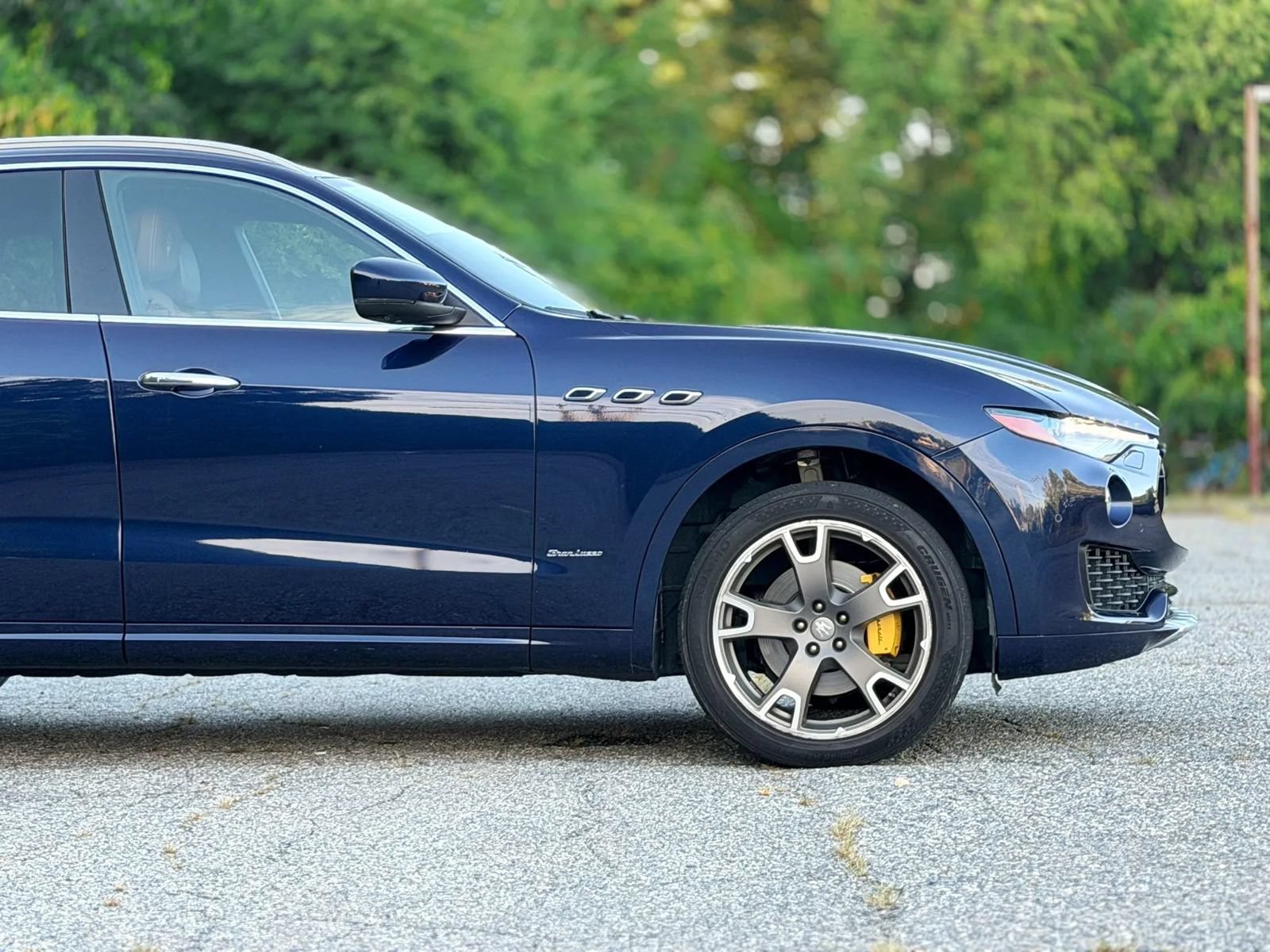 Used 2018 Maserati Levante GranLusso AWD/4WD image 39