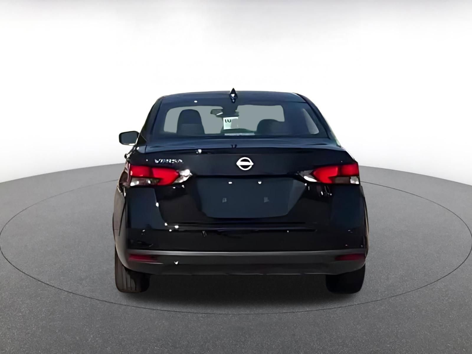 Used 2025 Nissan Versa SV image 8