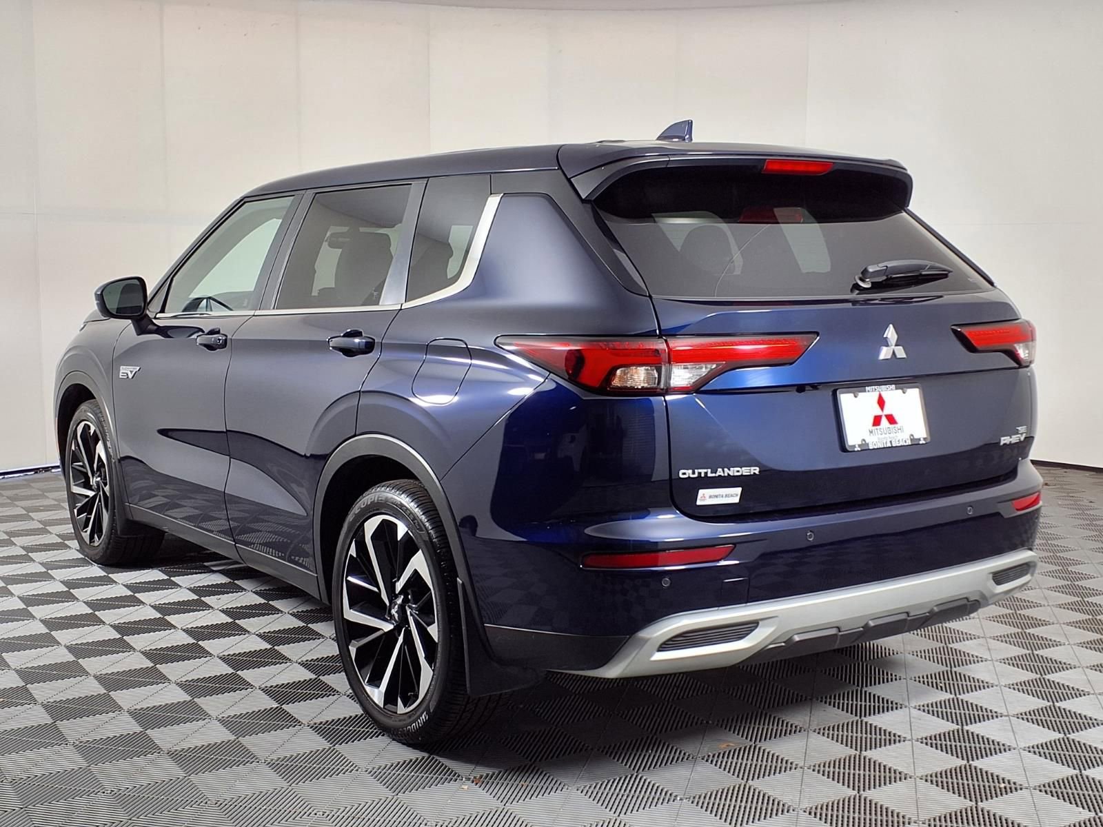 Used 2024 Mitsubishi Outlander SE image 4