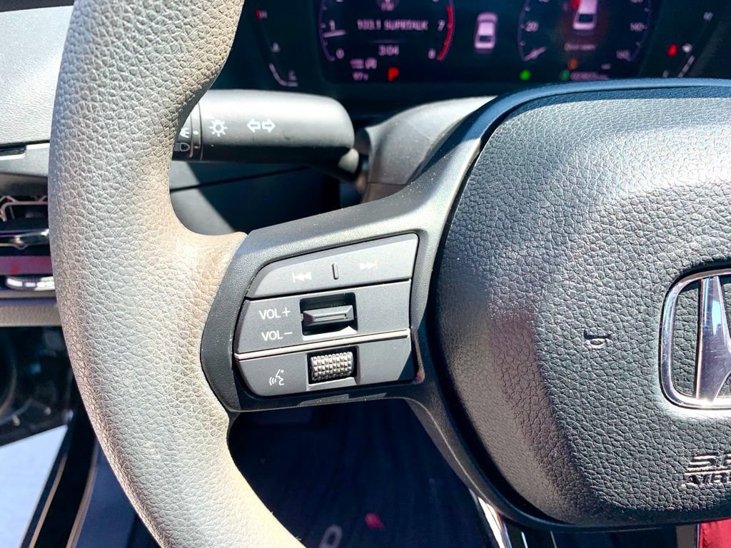 Used 2025 Honda Accord LX image 30
