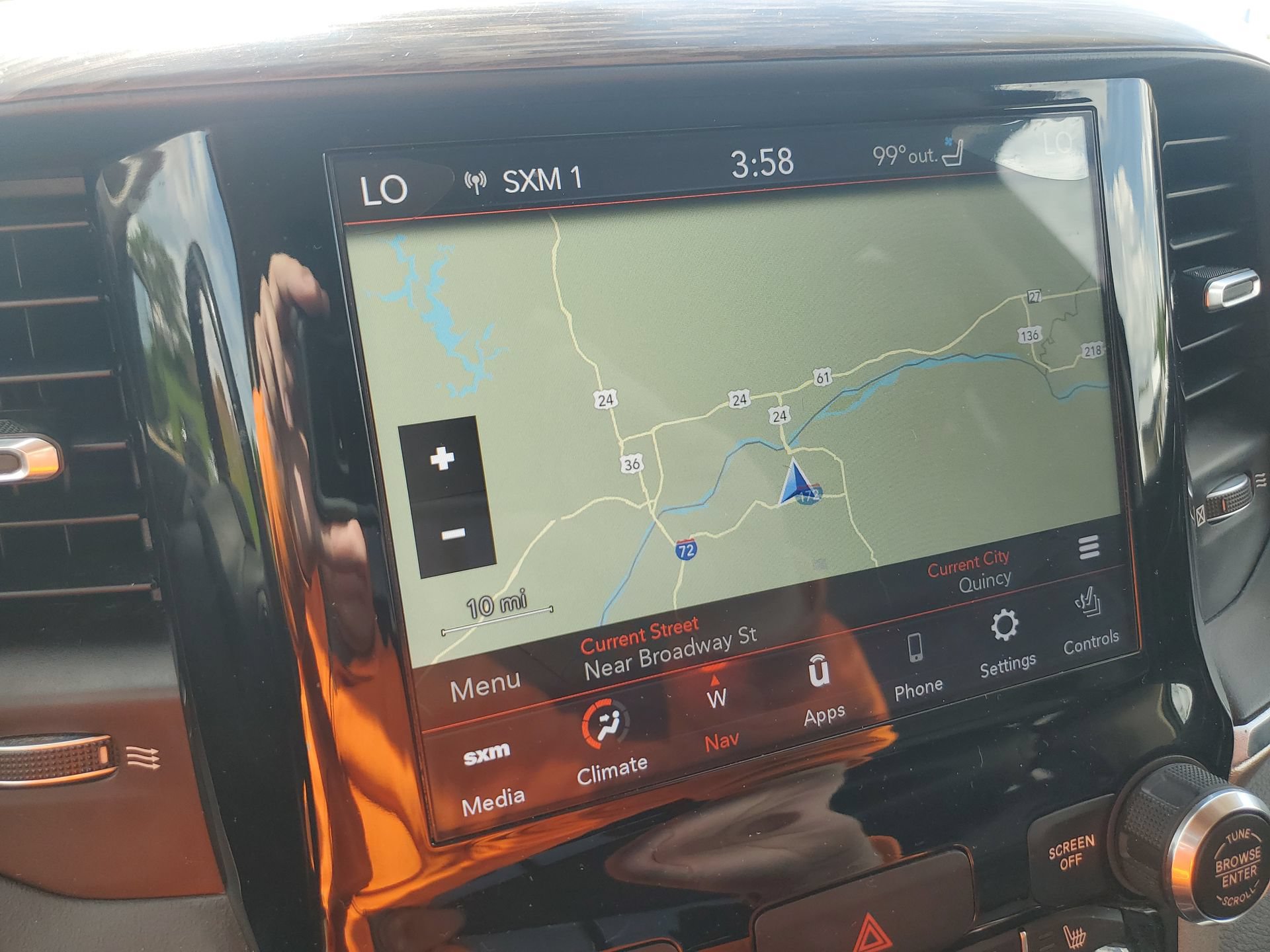 Used 2020 RAM 1500 Laramie AWD/4WD image 22