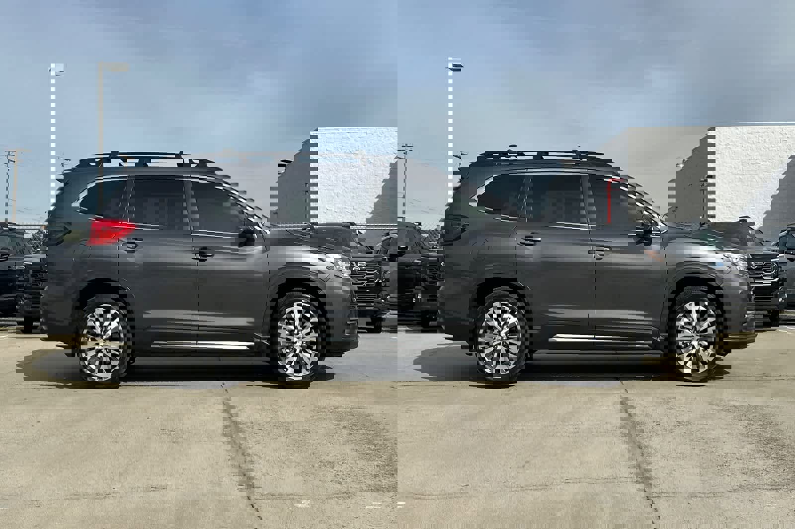 Used 2021 Subaru Ascent Limited w/ Technology Package image 2