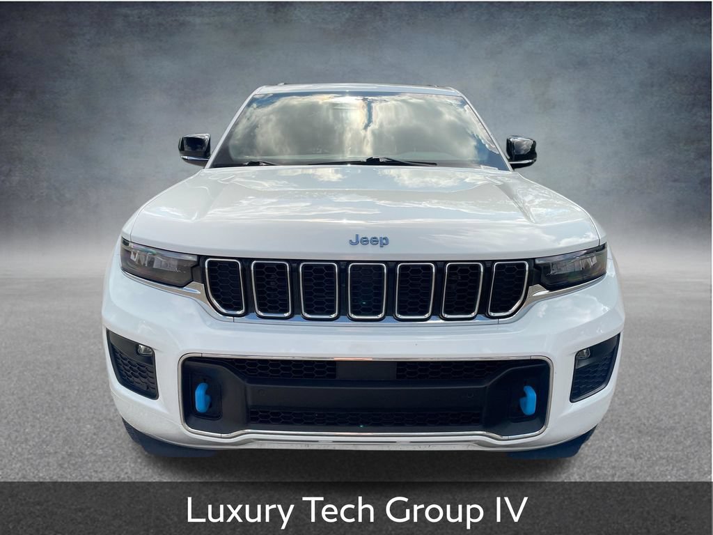Used 2023 Jeep Grand Cherokee Overland w/ Luxury Tech Group IV AWD/4WD image 3