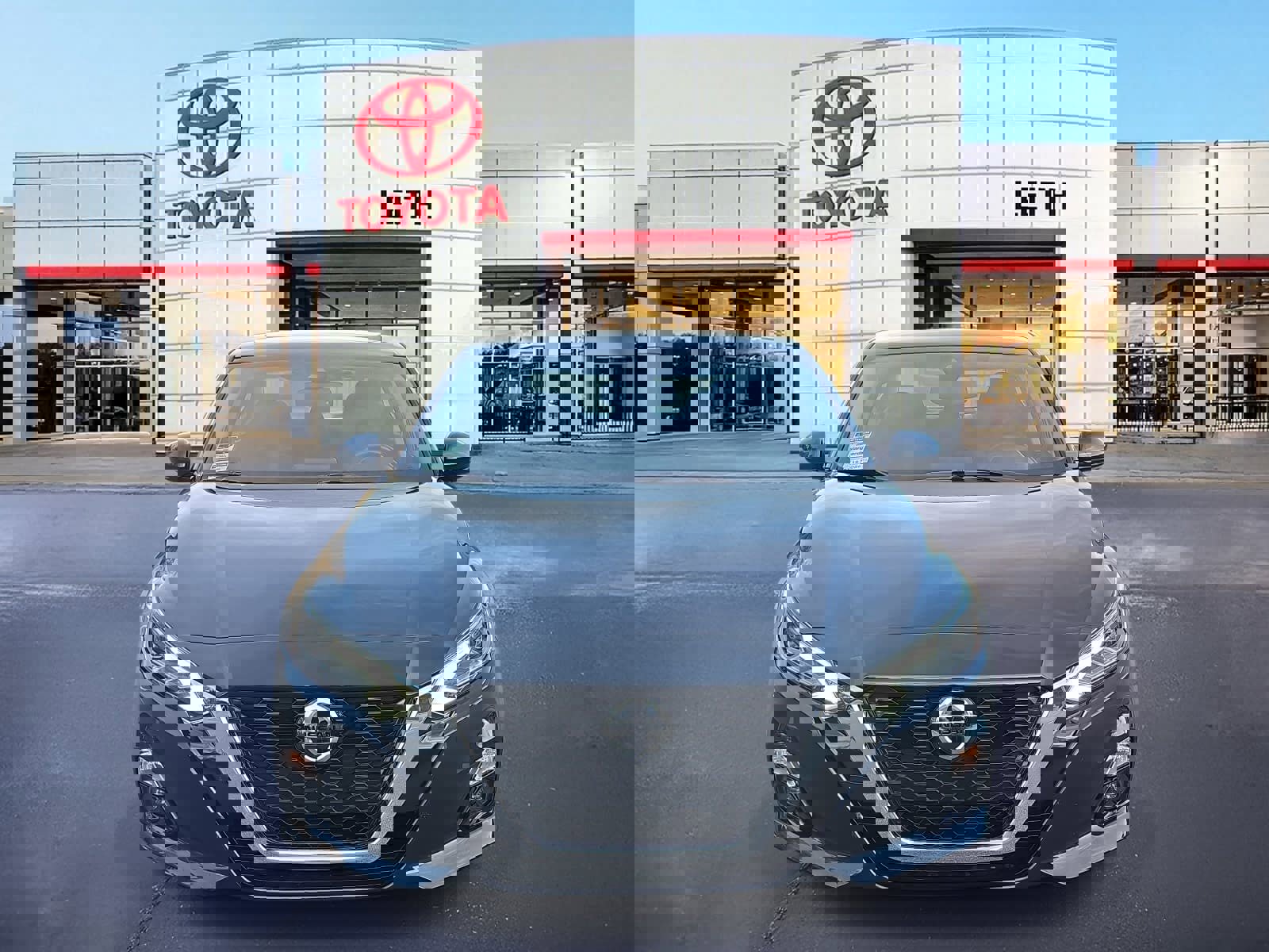 Used 2019 Nissan Altima 2.5 SV image 2