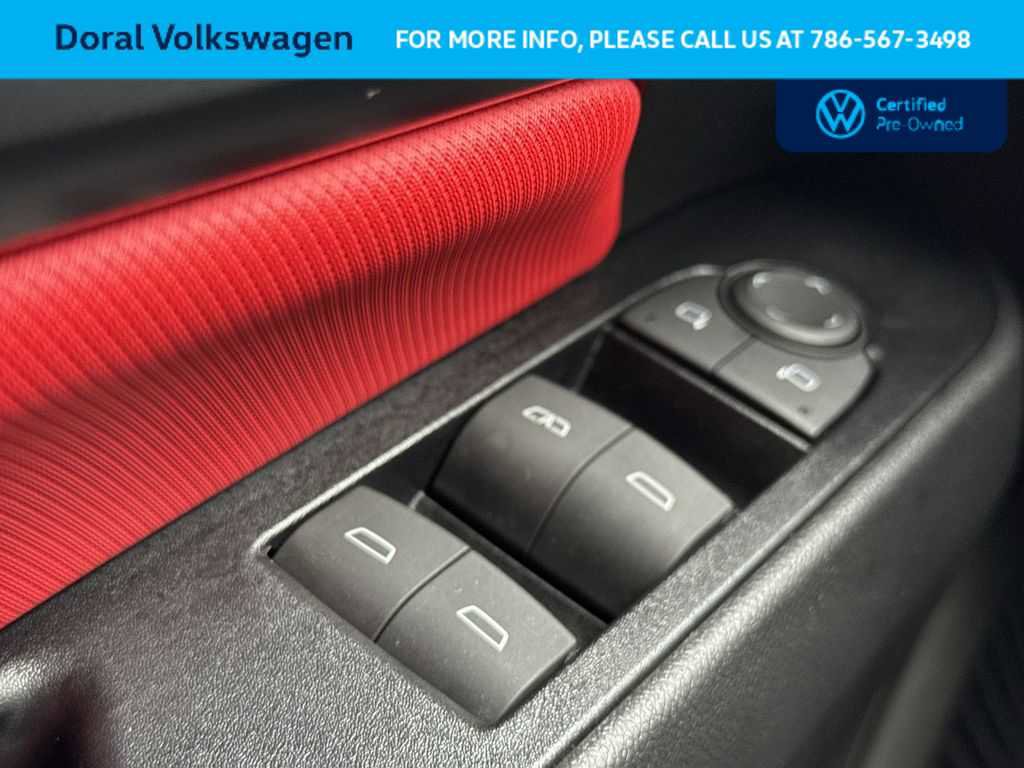 Used 2025 Chevrolet Equinox EV RS FWD image 17