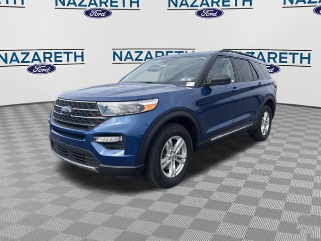 Used 2023 Ford Explorer XLT w/ Equipment Group 202A image 3