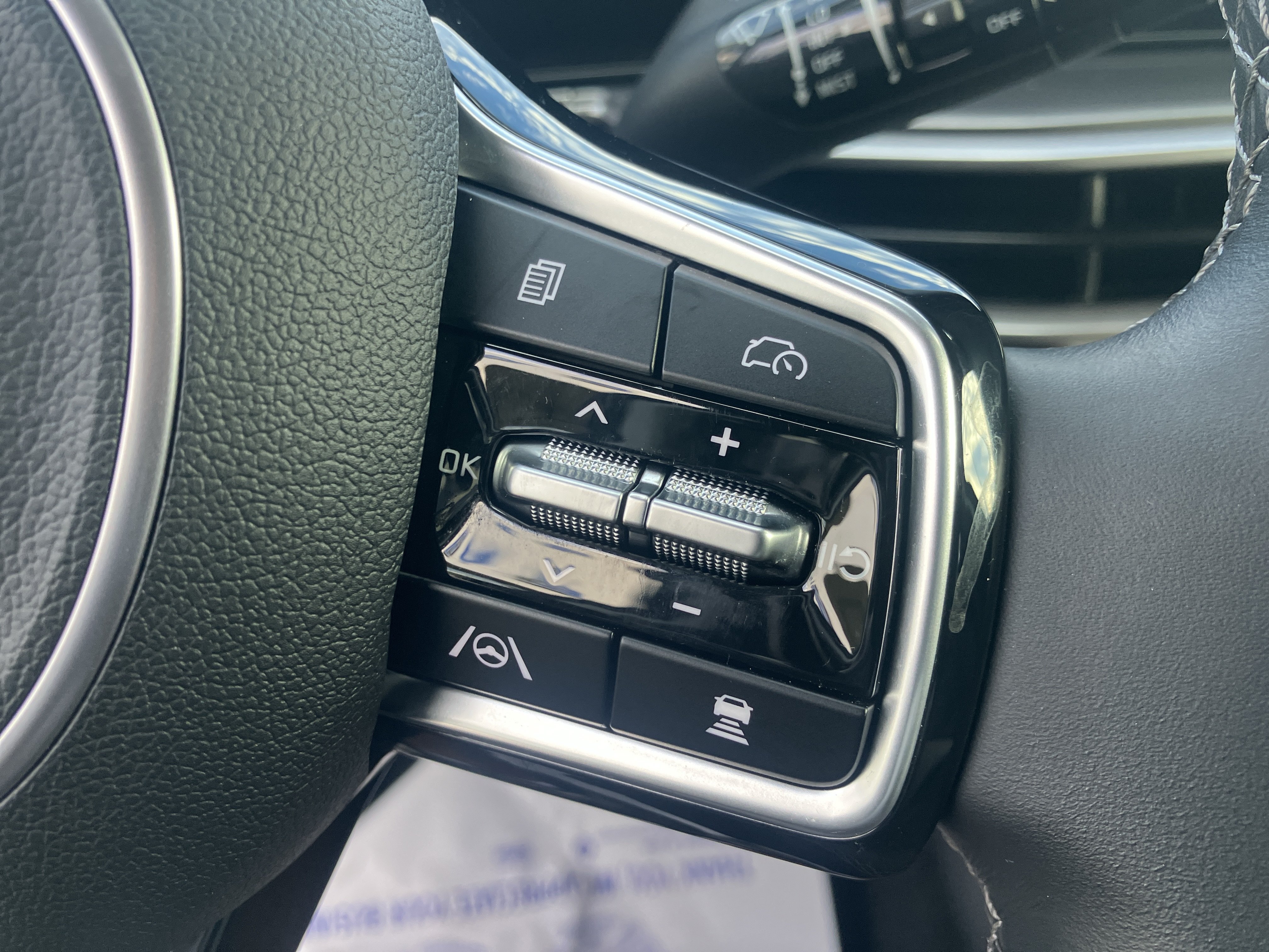 Used 2025 Kia Sorento EX FWD image 25