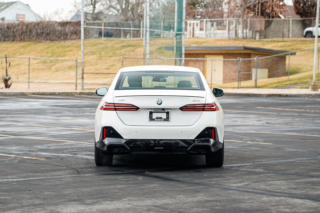 Certified 2025 BMW 530i xDrive w/ M Sport Package AWD/4WD image 6