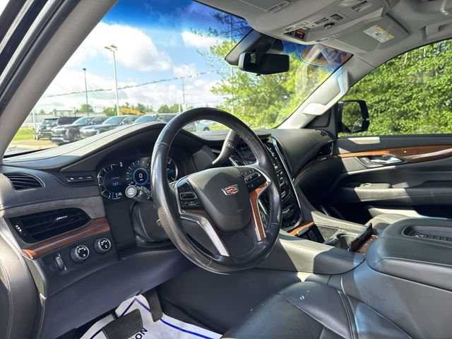 Used 2019 Cadillac Escalade Luxury AWD/4WD image 11