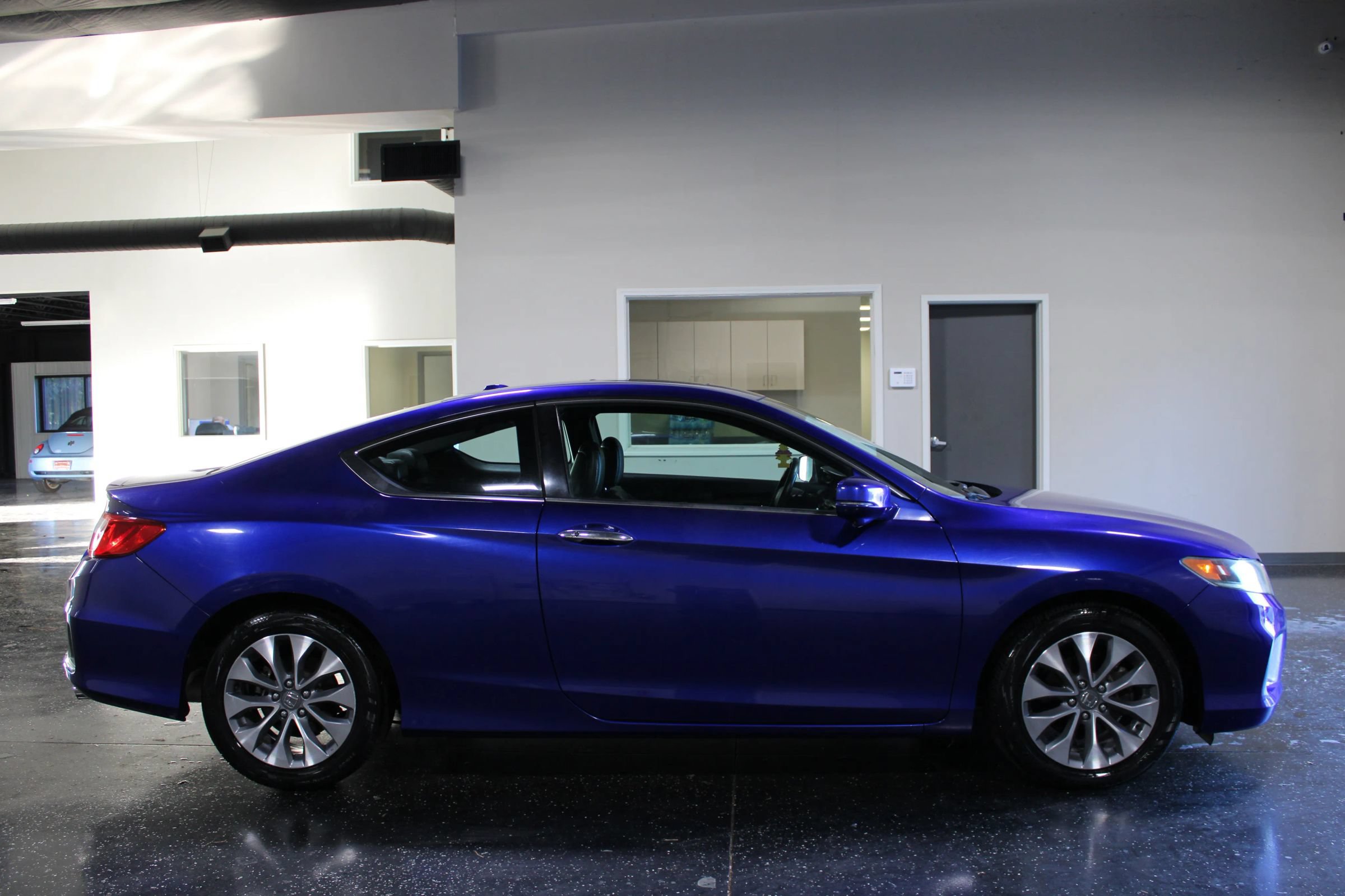 Used 2013 Honda Accord EX-L image 2