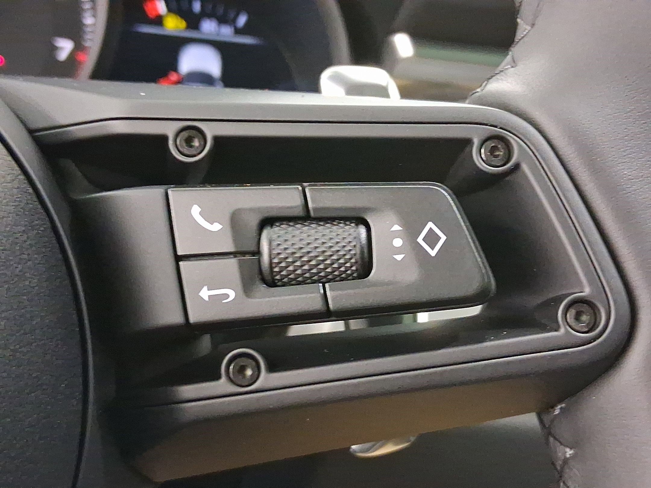 Used 2026 Porsche Macan image 17