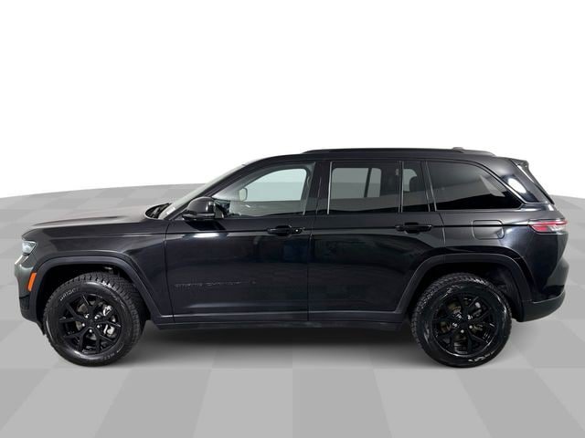 Used 2024 Jeep Grand Cherokee Altitude AWD/4WD image 5