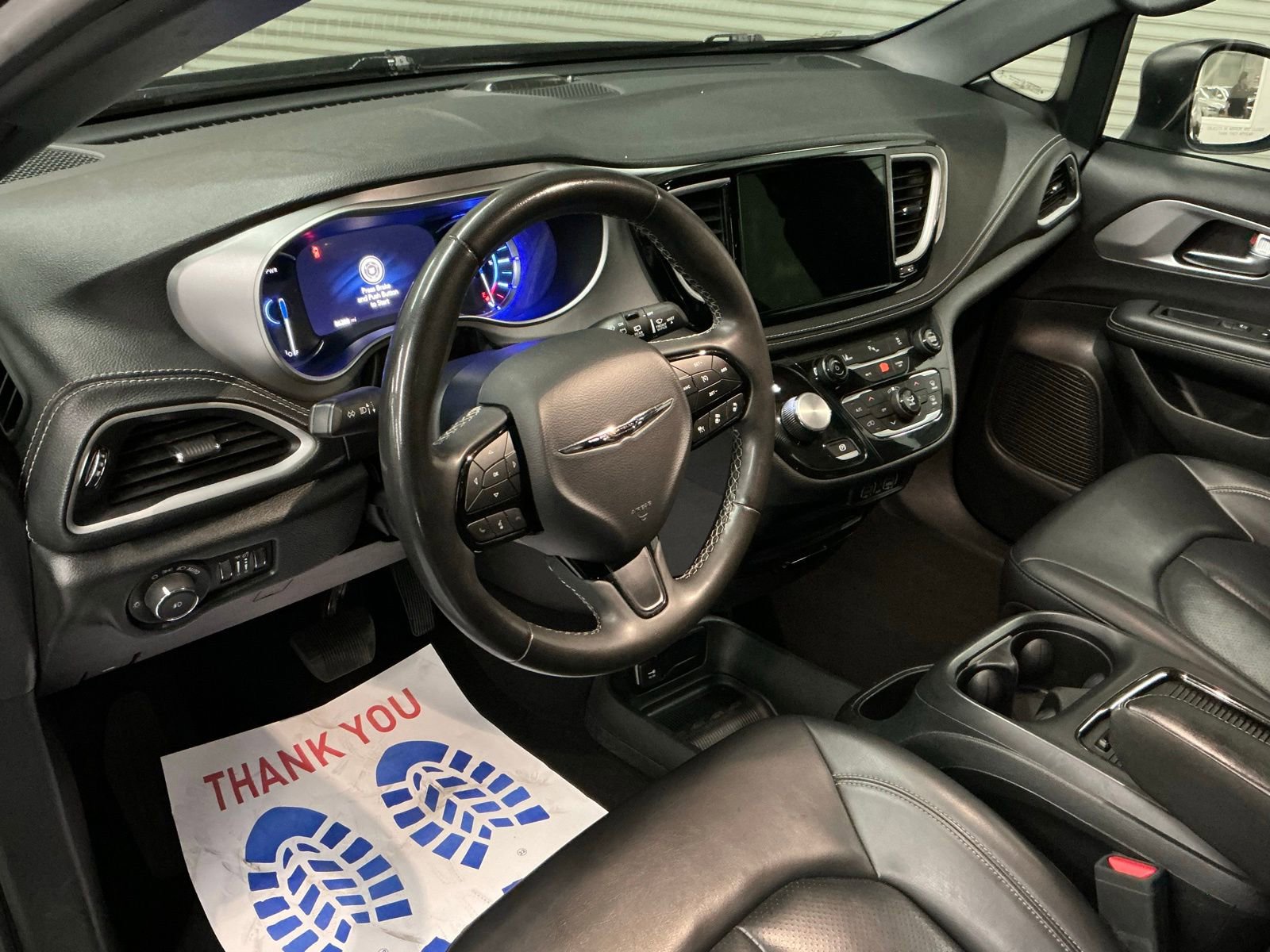 Used 2023 Chrysler Pacifica Touring-L w/ S Appearance Package image 9