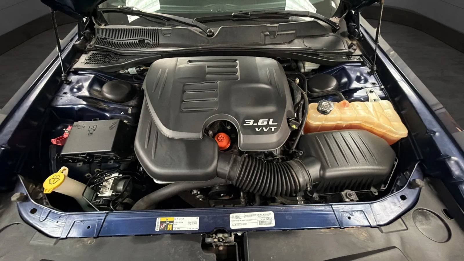 Used 2015 Dodge Challenger SXT RWD image 22