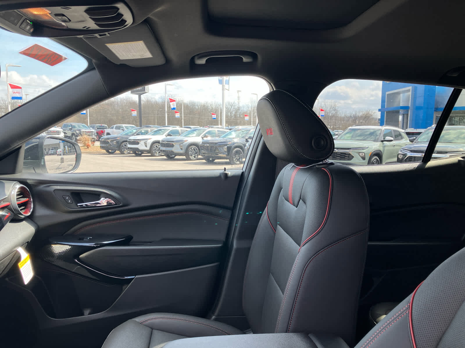 New 2026 Chevrolet Trax RS w/ Sunroof Package image 10