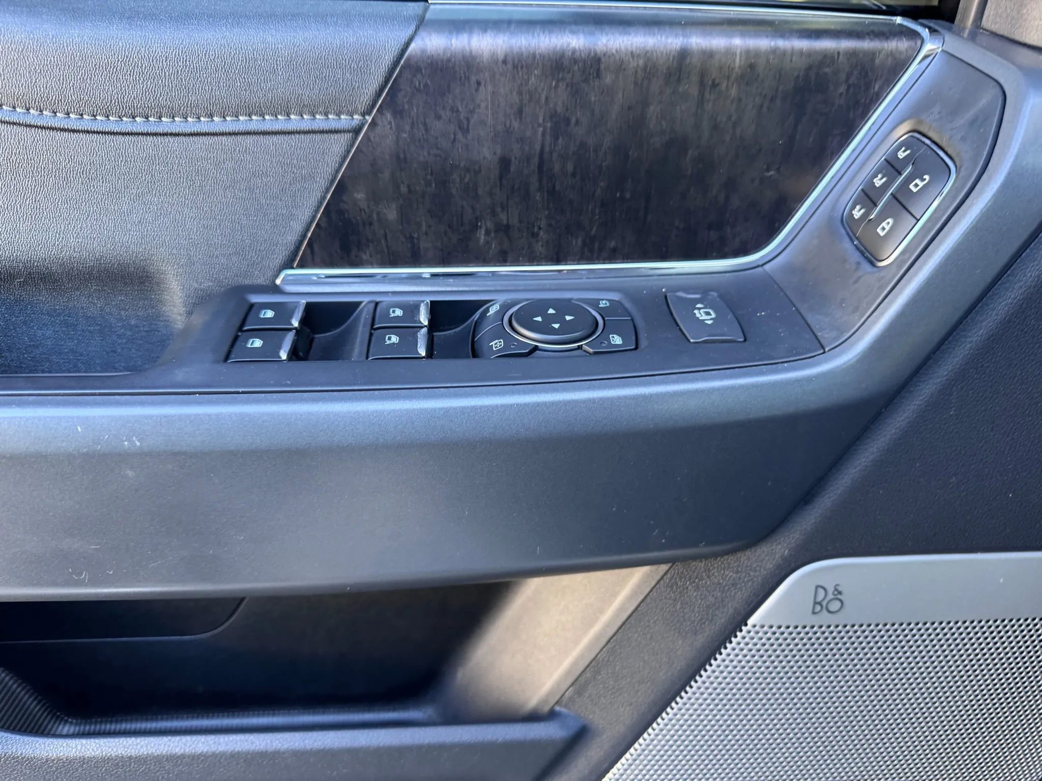 Used 2023 Ford F250 Lariat w/ FX4 Off-Road Package image 25