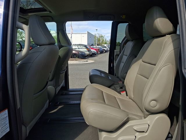 Used 2019 Toyota Sienna XLE w/ XLE Navigation Package AWD/4WD image 11