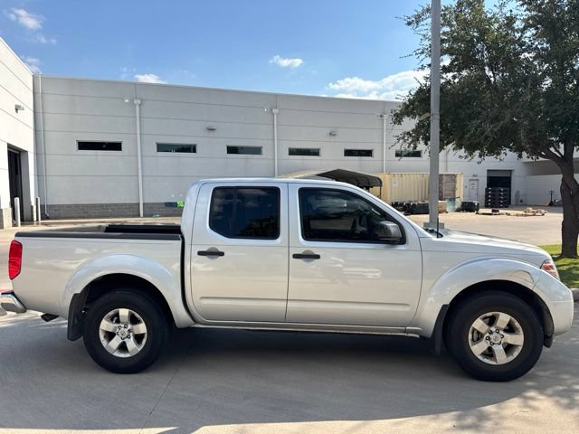 Used 2012 Nissan Frontier SV AWD/4WD image 2