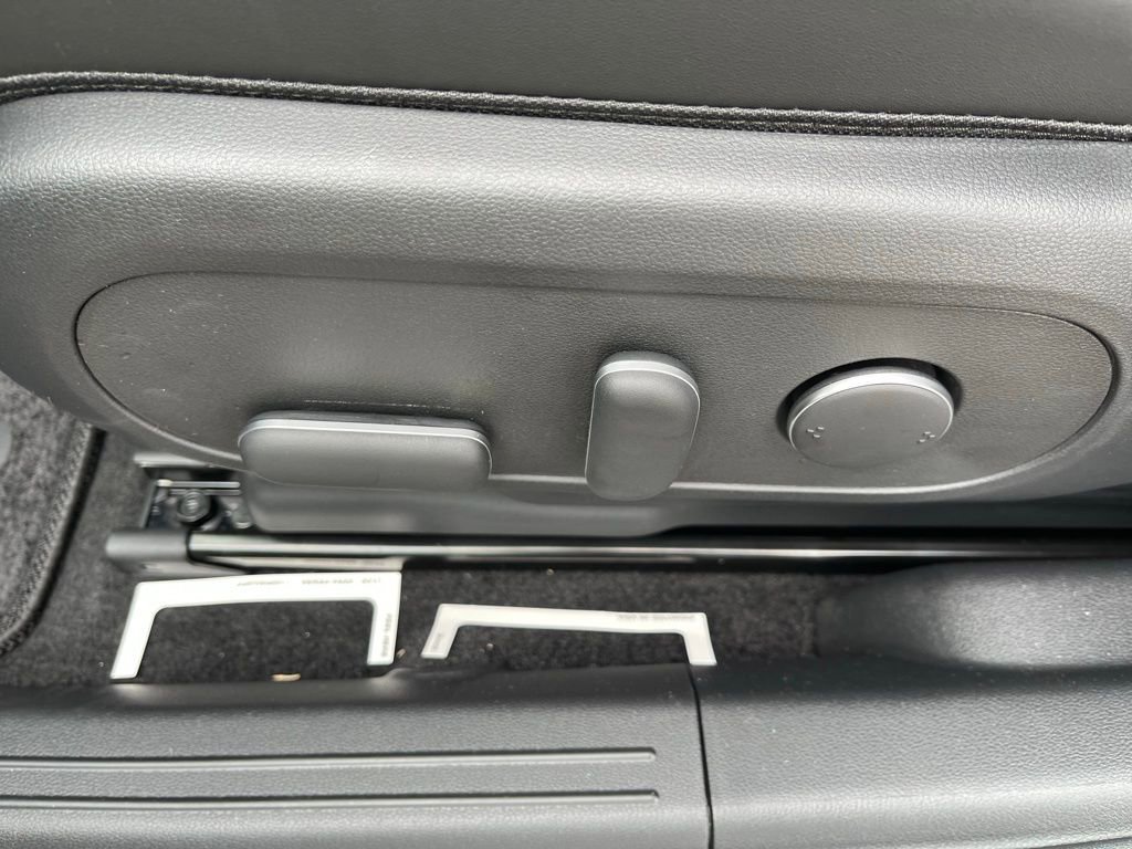 New 2025 Hyundai Ioniq 5 SEL image 18