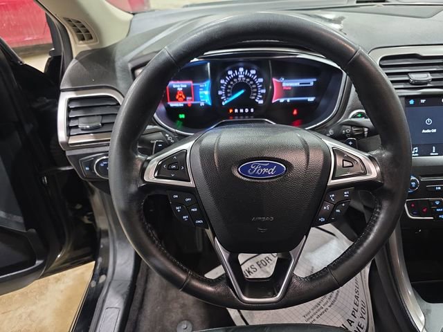 Used 2017 Ford Fusion SE w/ Fusion SE Technology Package FWD image 14