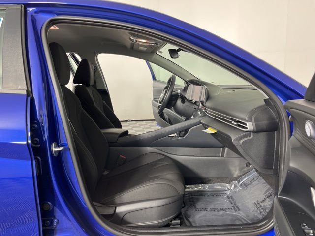 Used 2023 Hyundai Elantra SEL w/ Convenience Package image 39