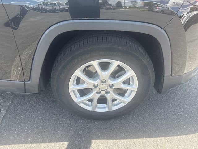 Used 2015 Jeep Cherokee Latitude FWD image 9