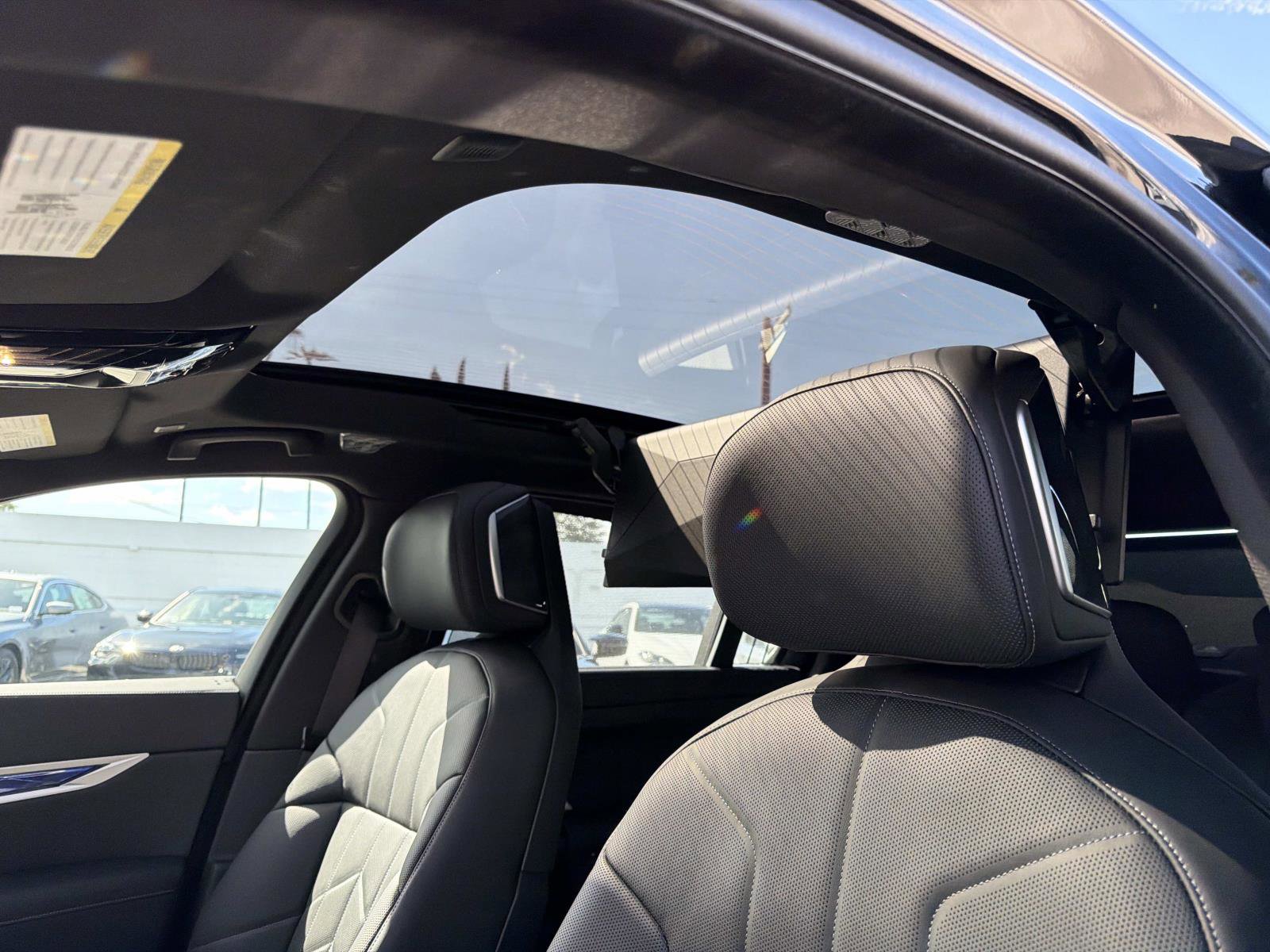 Used 2025 BMW i7 M70 w/ Executive Package image 18