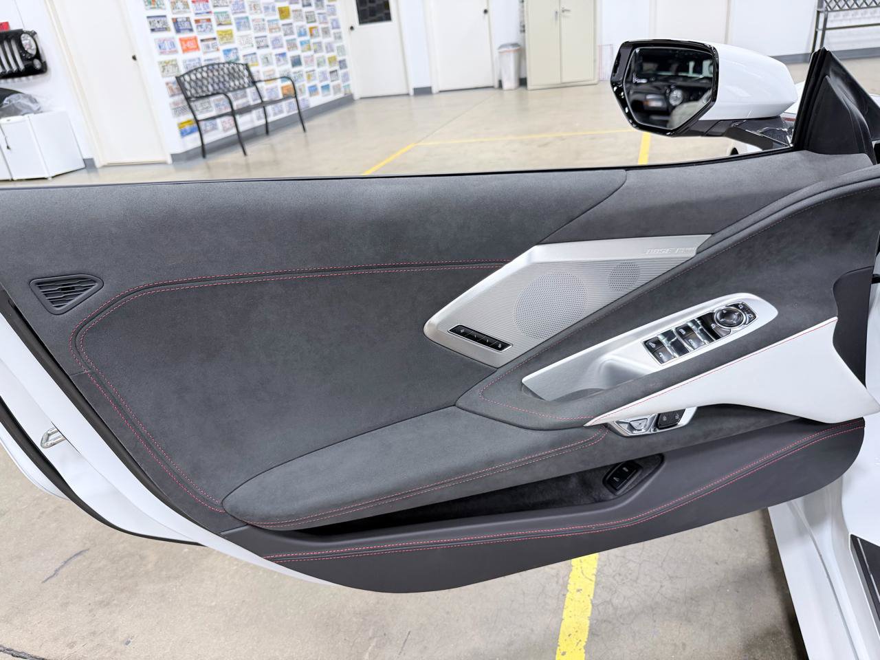 Used 2023 Chevrolet Corvette Stingray Premium Conv w/ Z51 Performance Package RWD image 29