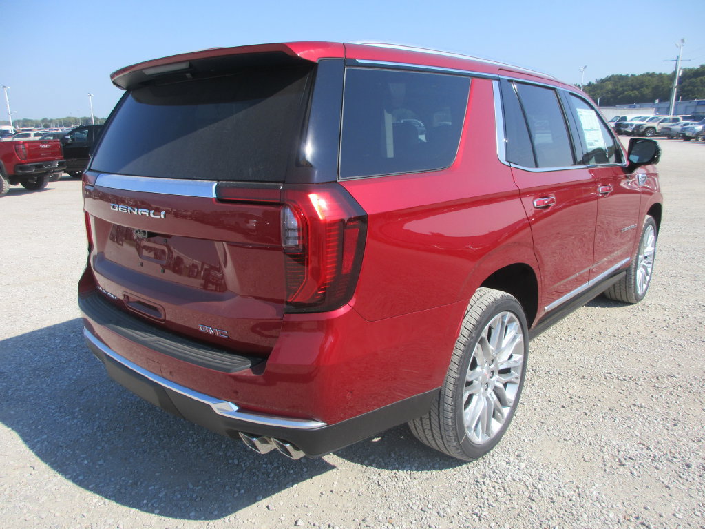 New 2026 GMC Yukon Denali w/ Denali Reserve Package AWD/4WD image 4