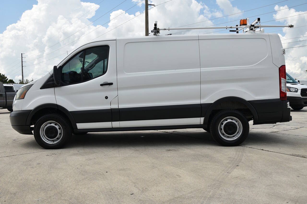 Used 2015 Ford Transit 250 130 Low Roof RWD image 4