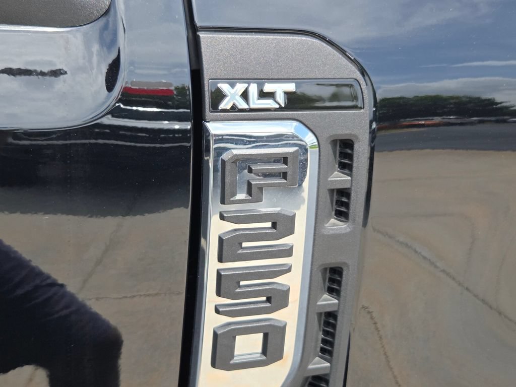 New 2026 Ford F250 XLT w/ FX4 Off-Road Package AWD/4WD image 20