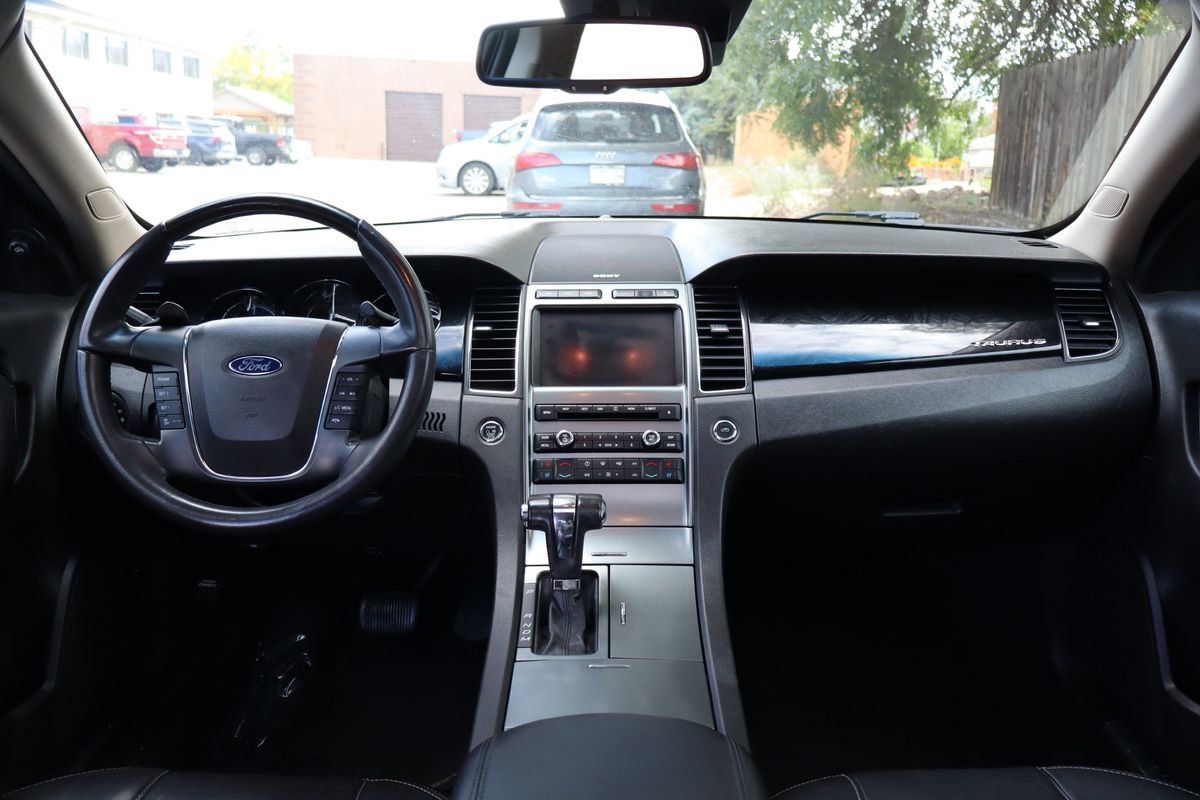 Used 2010 Ford Taurus Limited image 16