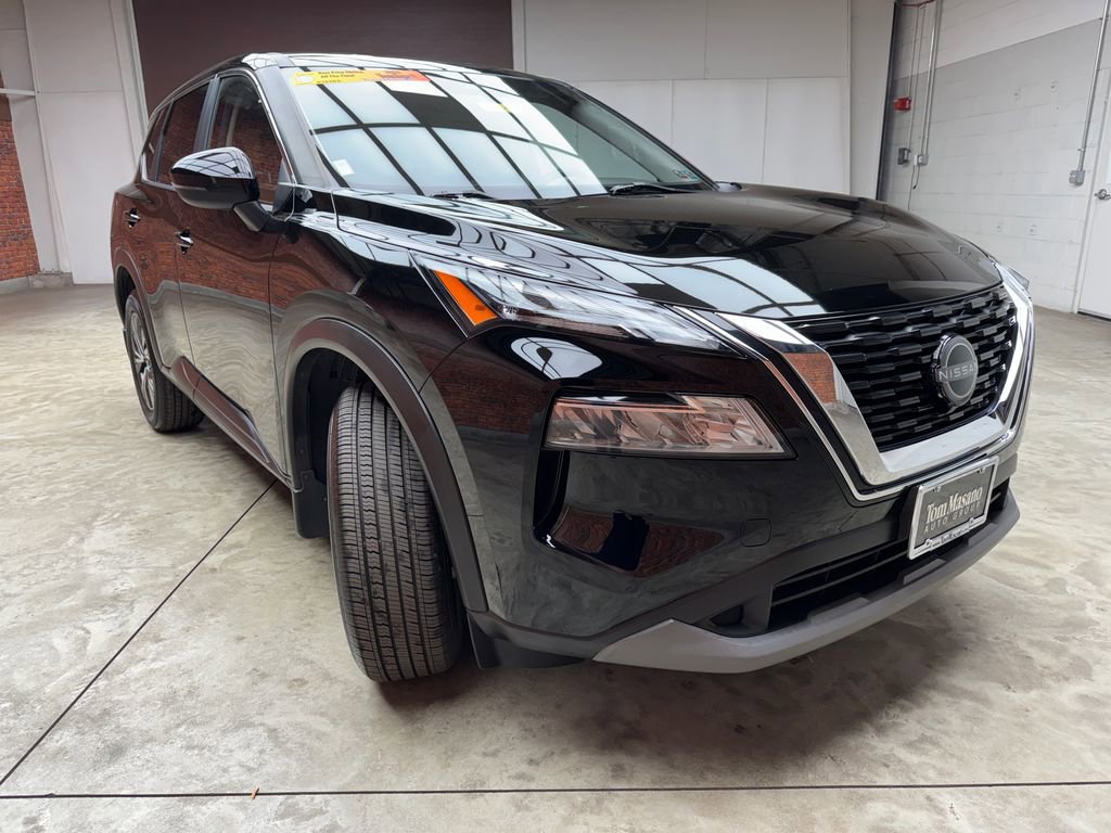 Used 2023 Nissan Rogue SV AWD/4WD image 6