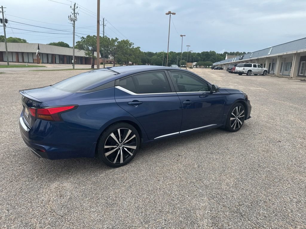 Used 2020 Nissan Altima 2.5 SR w/ Premium Package FWD image 12