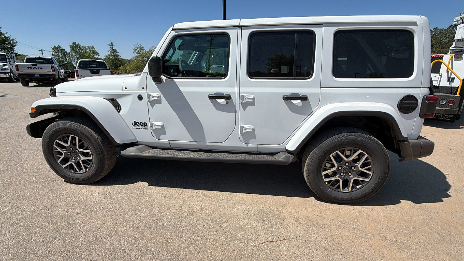 New 2026 Jeep Wrangler Sahara AWD/4WD image 11