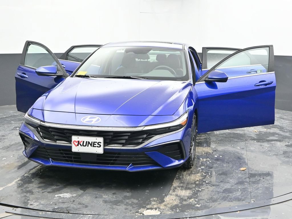 Used 2025 Hyundai Elantra SEL image 73