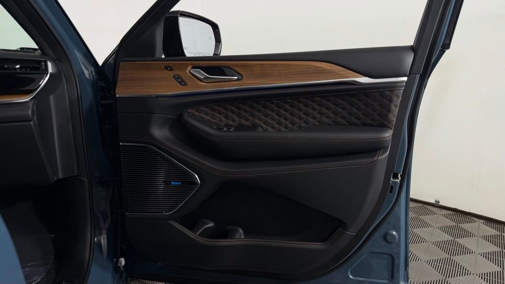New 2026 Jeep Grand Cherokee Summit AWD/4WD image 33