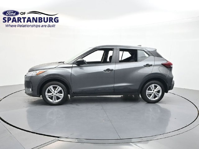 Used 2025 Nissan Kicks Play S FWD image 4