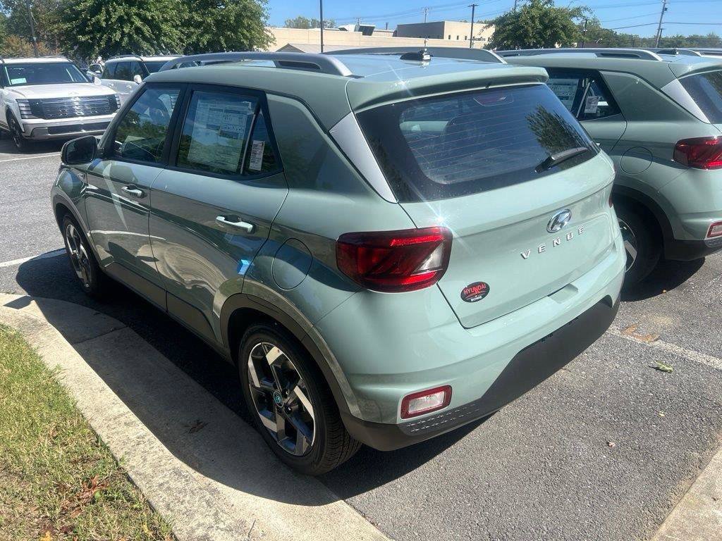New 2026 Hyundai Venue SEL FWD image 5