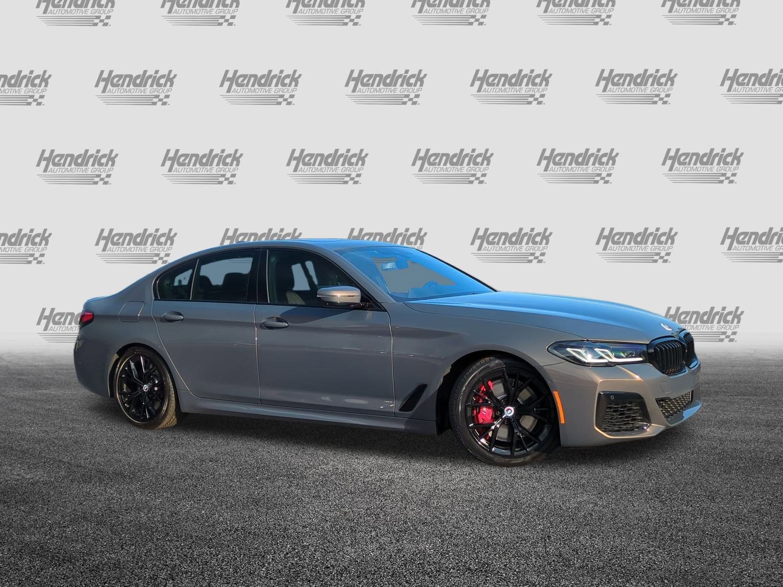 Used 2023 BMW M550i xDrive w/ Dynamic Handling Package video 2