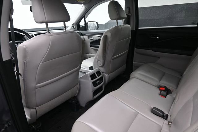 Used 2017 Honda Pilot EX-L image 2