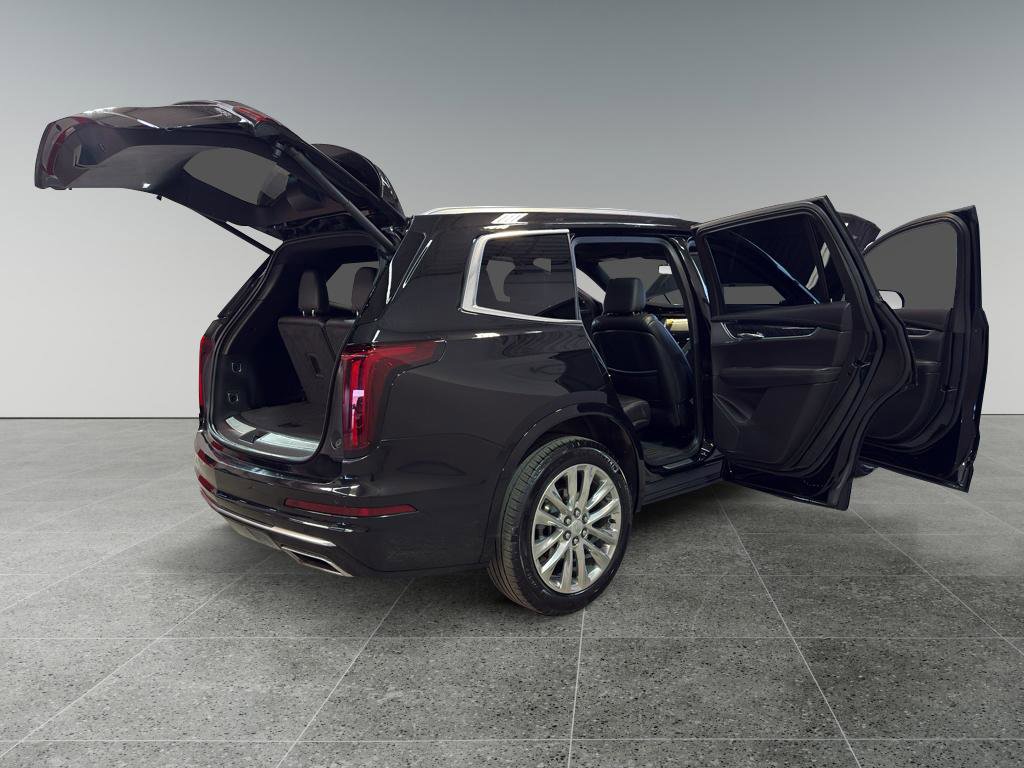 Used 2022 Cadillac XT6 Premium Luxury image 12