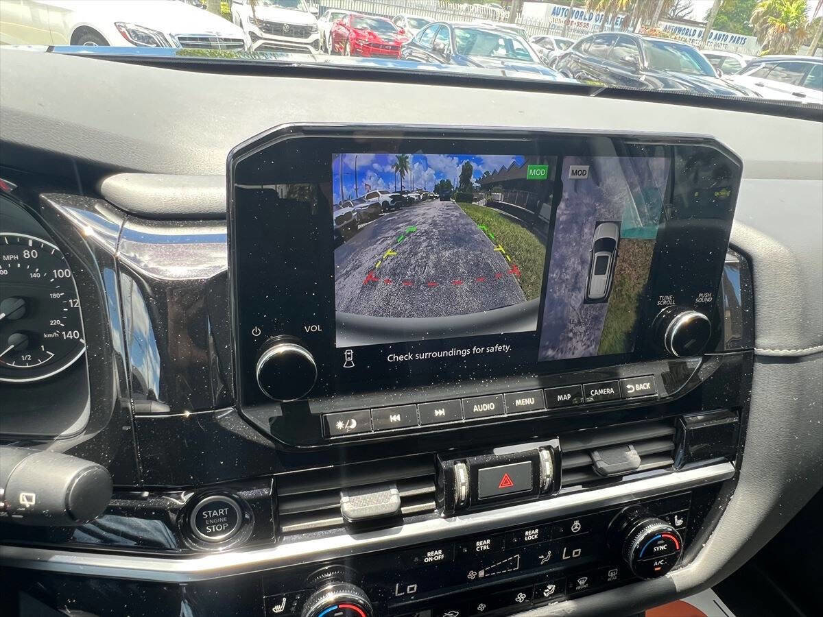 Used 2024 Nissan Pathfinder SL image 14