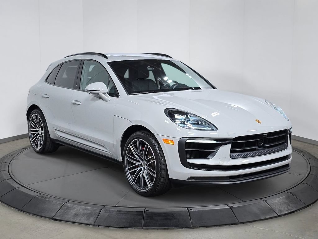 Certified 2025 Porsche Macan S AWD/4WD image 9
